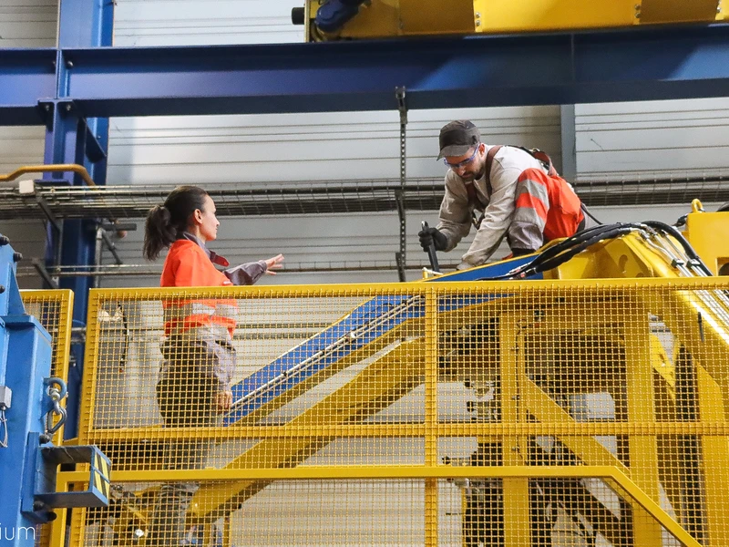 Équipes d'une entreprise de Fabrication de machines, Maintenance industrielle à Mâcon, Autun, Chalon-sur-Saône, Charolles, Louhans
