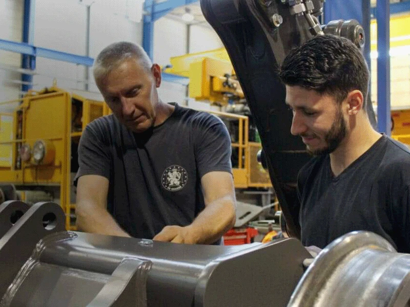 Équipes d'une entreprise de Fabrication de machines, Maintenance industrielle à Mâcon, Autun, Chalon-sur-Saône, Charolles, Louhans