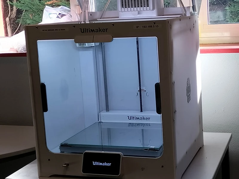 Salariés et locaux de SCG usinage de précision : Mécanique de précision, Fraisage, Tournage, Usinage, Atelier d'usinage - Loire