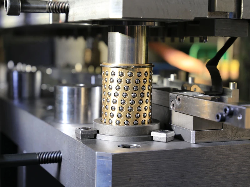 Équipes d'une entreprise de Fabrication de moules et outillages, Mécanique de précision, Usinage, Atelier d'usinage à Lyon, Villefranche-sur-Saône