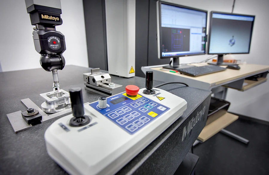 OMS industrie entreprise de Fabrication de moules et outillages, Mécanique de précision, Usinage, Atelier d'usinage Rhône