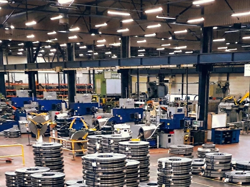 Équipes d'une entreprise de Fabrication de moules et outillages, Mécanique de précision, Usinage, Atelier d'usinage à Rouen, Dieppe, Le Havre