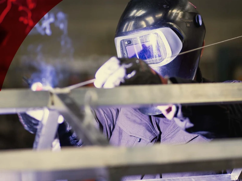 Équipes d'une entreprise de Chaudronnerie, Tuyauterie, Maintenance industrielle, Mécanique générale à Mâcon, Autun, Chalon-sur-Saône, Charolles, Louhans