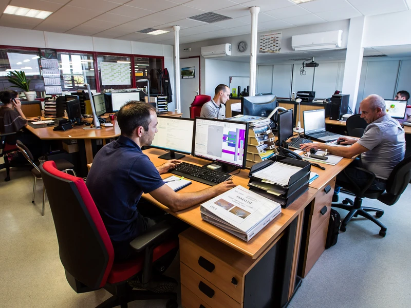 Équipes d'une entreprise de Injection plastique à Limoges, Bellac, Rochechouart