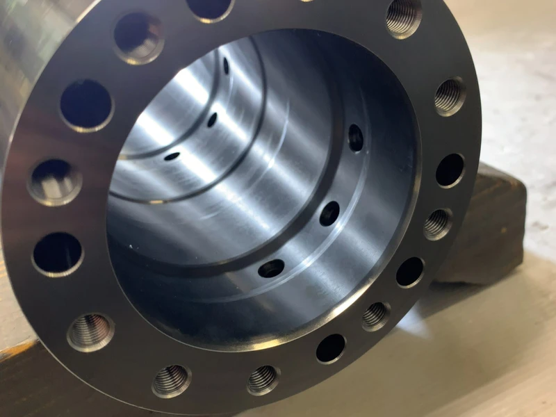 Salariés et locaux de Duchêne Industries : Mécanique de précision, Tournage, Fraisage, Usinage, Atelier d'usinage - Isère