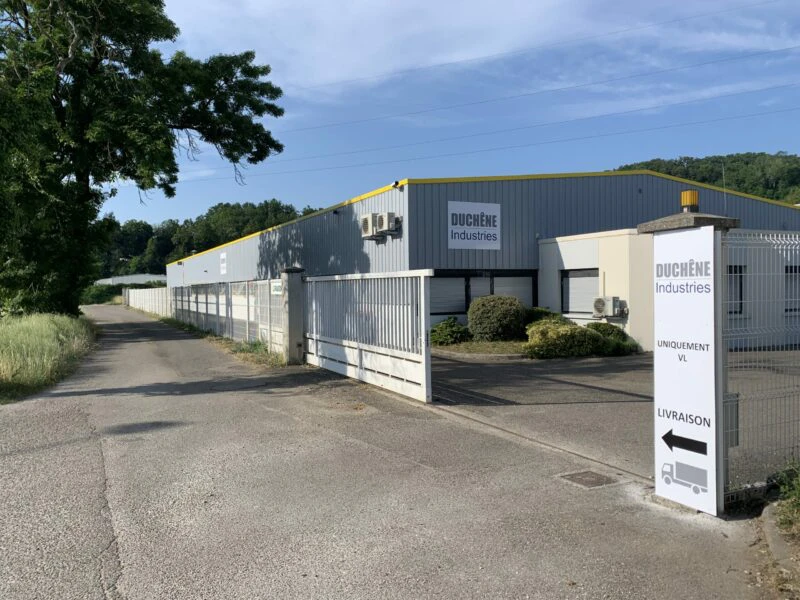 Équipes d'une entreprise de Mécanique de précision, Tournage, Fraisage, Usinage, Atelier d'usinage à Grenoble, Vienne, La Tour du Pin