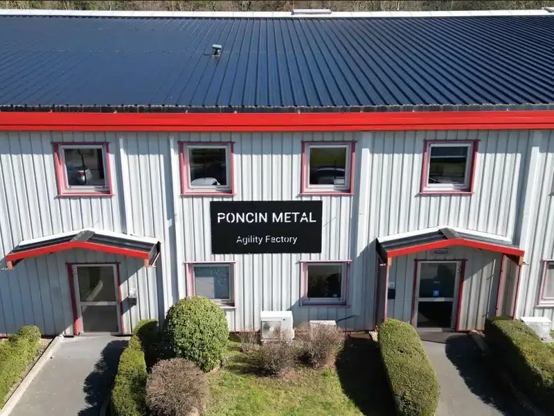 Équipes d'une entreprise de Tôlerie, Chaudronnerie, Découpe laser, Soudure, Prototypage à Lyon, Villefranche-sur-Saône