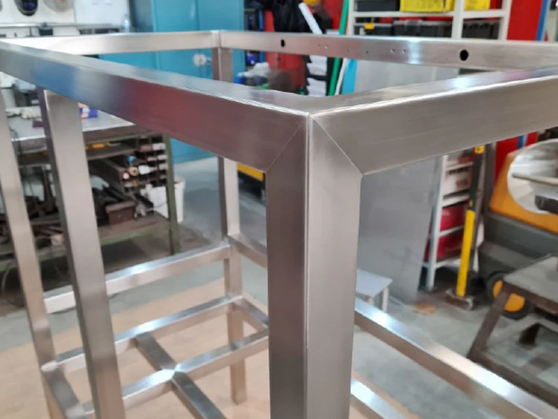 Équipes d'une entreprise de Chaudronnerie, Découpe laser, Soudure à Laon, Saint-Quentin, Château-Thierry, Soissons, Vervins