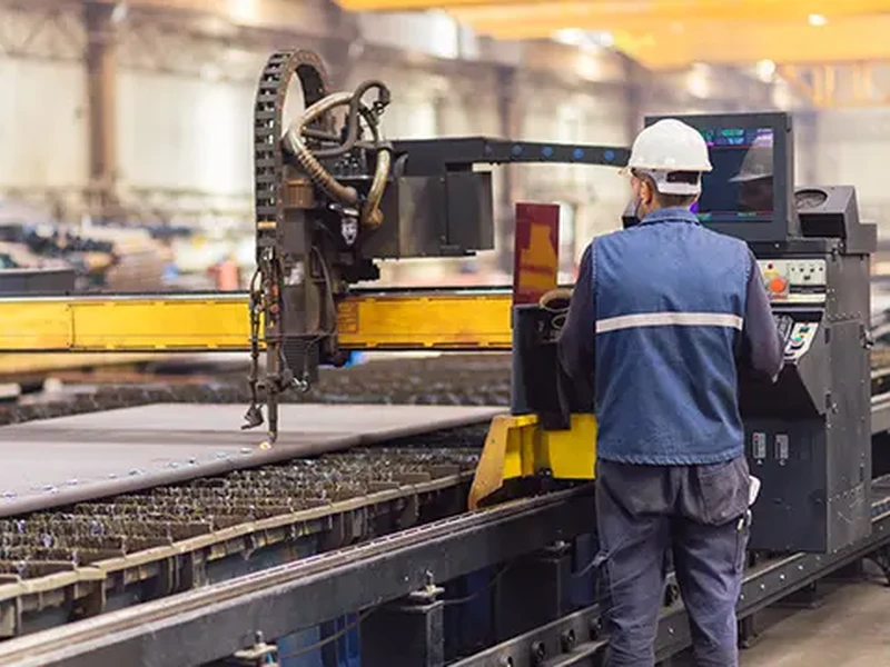 Équipes d'une entreprise de Chaudronnerie, Découpe laser, Soudure à Laon, Saint-Quentin, Château-Thierry, Soissons, Vervins
