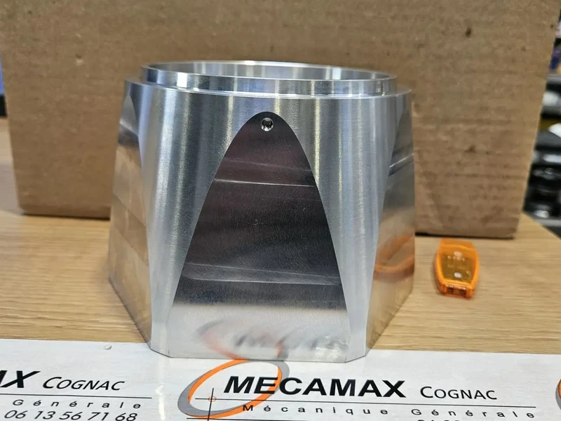 Salariés et locaux de MECAMAX : Fraisage, Tournage, Mécanique générale, Usinage, Atelier d'usinage, Mécanique de précision - Charente