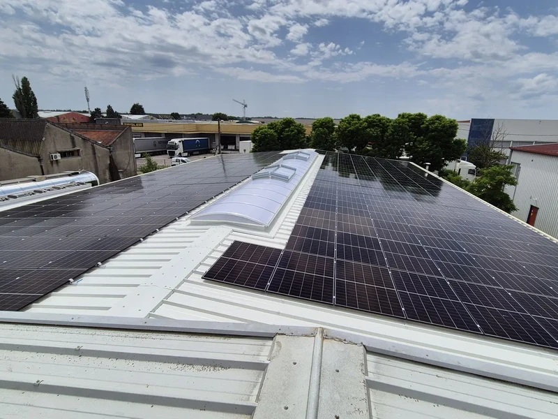 Salariés et locaux de SOCIETE KUREDJIAN : Fabrication de moules et outillages - Rhône