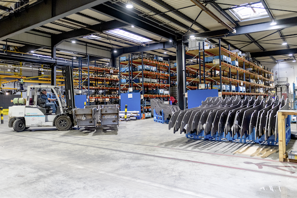 Équipes d'une entreprise de Traitement de surface, Tôlerie, Découpe laser à Besançon, Montbéliard, Pontarlier