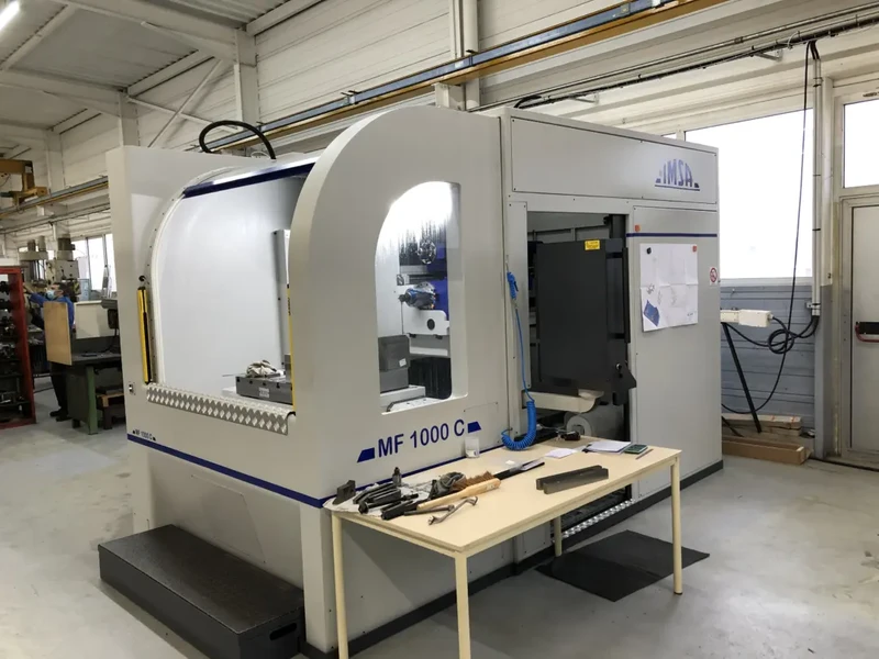 Équipes d'une entreprise de Fabrication de moules et outillages à Bourg-en-Bresse, Nantua, Belley, Gex