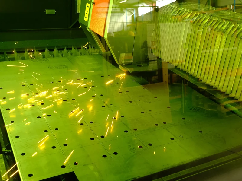 Salariés et locaux de LEBRUN SAS : Prototypage, Métallerie, Découpe acier - Loiret