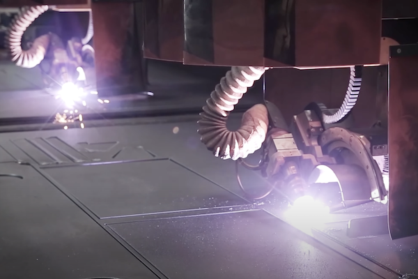 Équipes d'une entreprise de Tôlerie, Découpe laser, Découpe à Besançon, Montbéliard, Pontarlier