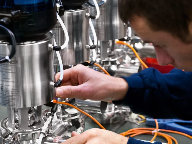 Definox Group - Conception et fabrication de vannes process sanitaires en acier inoxydable pour transfert liquide