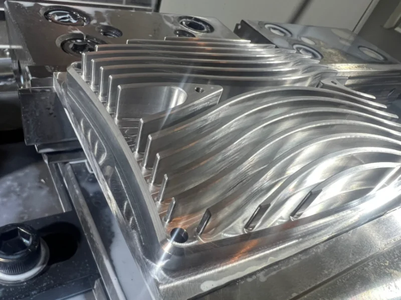 Salariés et locaux de INFOMECA : Mécanique de précision, Prototypage, Usinage, Atelier d'usinage - Ardèche