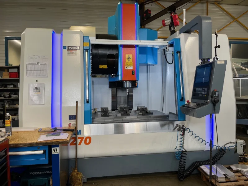 Équipes d'une entreprise de Mécanique de précision, Prototypage, Usinage, Mécanique générale, Tournage, Fraisage, Atelier d'usinage à Tulle, Brive-la-Gaillarde, Ussel