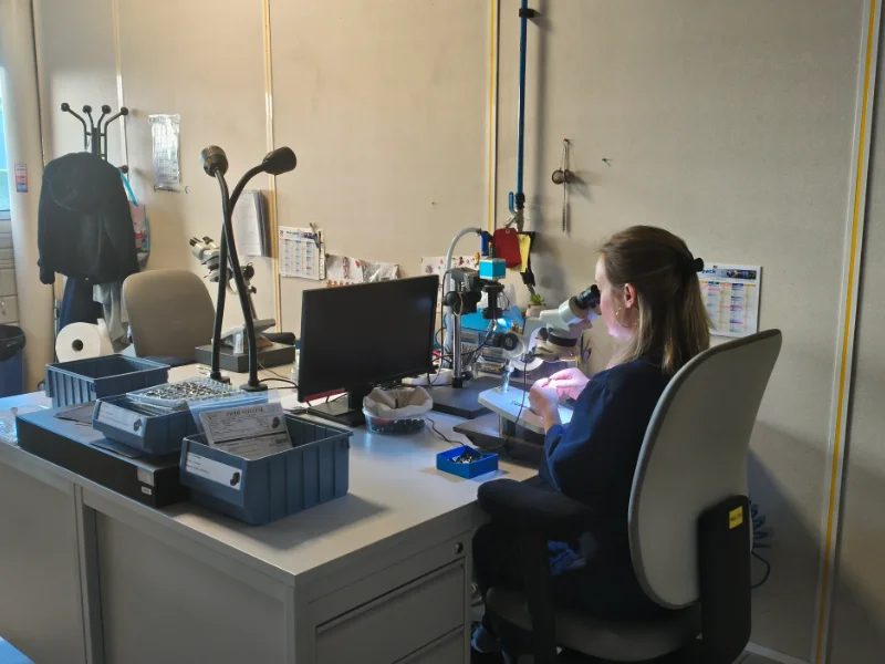 Équipes d'une entreprise de Mécanique de précision, Prototypage, Usinage, Décolletage, Atelier d'usinage, Rectification à Pau, Bayonne, Oloron-Sainte-Marie