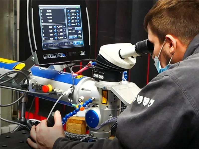 Équipes d'une entreprise de Tôlerie, Découpe laser, Chaudronnerie à Angers, Segré, Cholet, Saumur