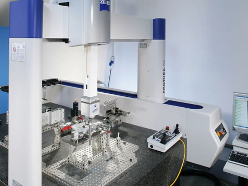 Équipes d'une entreprise de Mécanique de précision, Usinage, Tournage, Fraisage, Atelier d'usinage à Toulouse, Muret, Saint-Gaudens