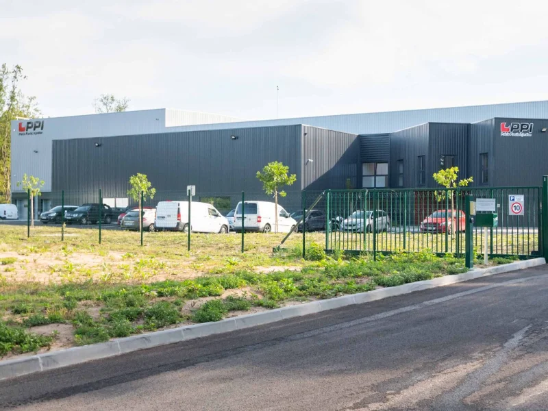 Équipes d'une entreprise de Injection plastique, Fabrication de moules et outillages à Clermont-Ferrand, Ambert, Issoire, Riom, Thiers