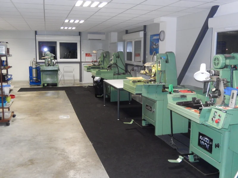 Salariés et locaux de ALPES RODAGE : Mécanique de précision, Rectification, Usinage, Atelier d'usinage - Drôme