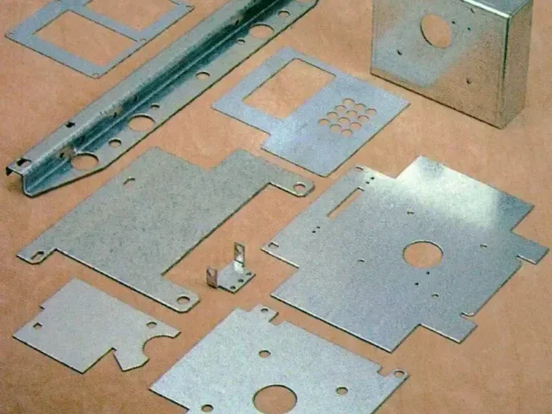 Équipes d'une entreprise de Découpe, Tôlerie, Soudure, Découpe métal, Mécano-soudure, Découpe laser, Pliage de tôle à Amiens, Abbeville, Montdidier, Péronne