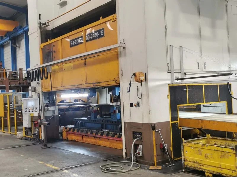 Équipes d'une entreprise de Fabrication de moules et outillages, Emboutissage, Fabrication de machines spéciales, Prototypage, Injection plastique, Usinage, Fabrication de machines à Alençon, Argentan, Mortagne-au-Perche