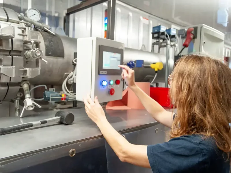 Équipes d'une entreprise de  à Nantes, Châteaubriant, Saint-Nazaire