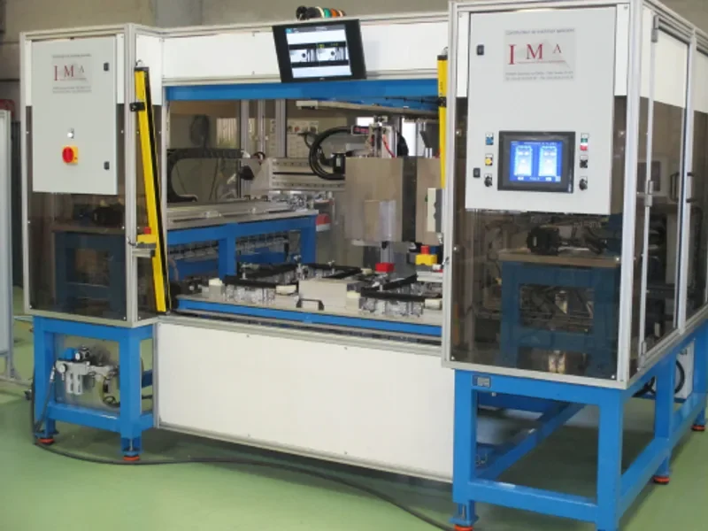 Équipes d'une entreprise de Fabrication de machines spéciales, Automatisation industrielle, Fabrication de machines à Lille, Avesnes-sur-Helpe, Cambrai, Dunkerque, Douai, Valenciennes