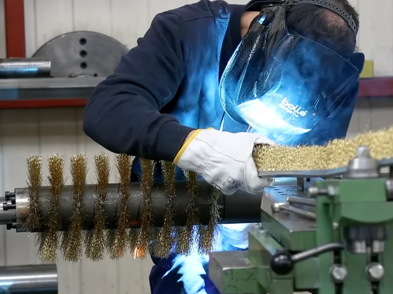 Cardotech - Spécialiste des solutions de brossage technique et industriel sur-mesure