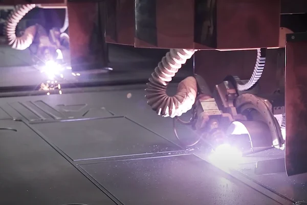 Équipes d'une entreprise de Tôlerie, Découpe laser, Découpe à Besançon, Montbéliard, Pontarlier