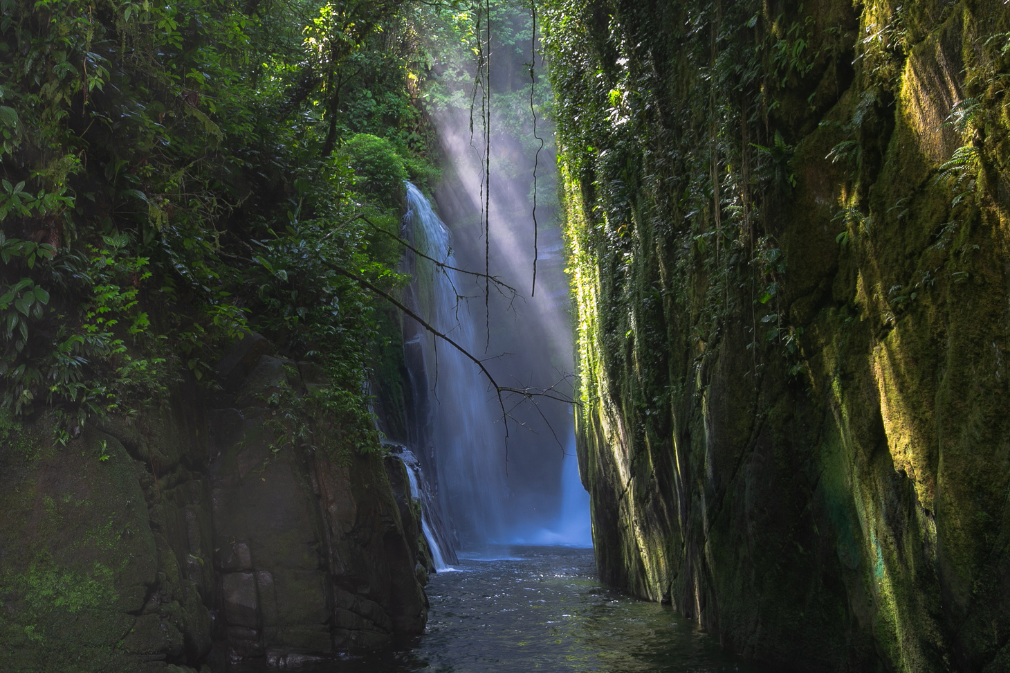 Vernissage: Swimming with Magatdä