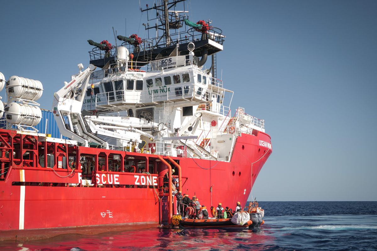 One Ship, One Moment of Safety: Vernissage with Lecture