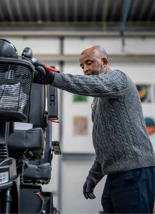 Bemiddeling naar werk voor statushouders met gerichte training en begeleiding.