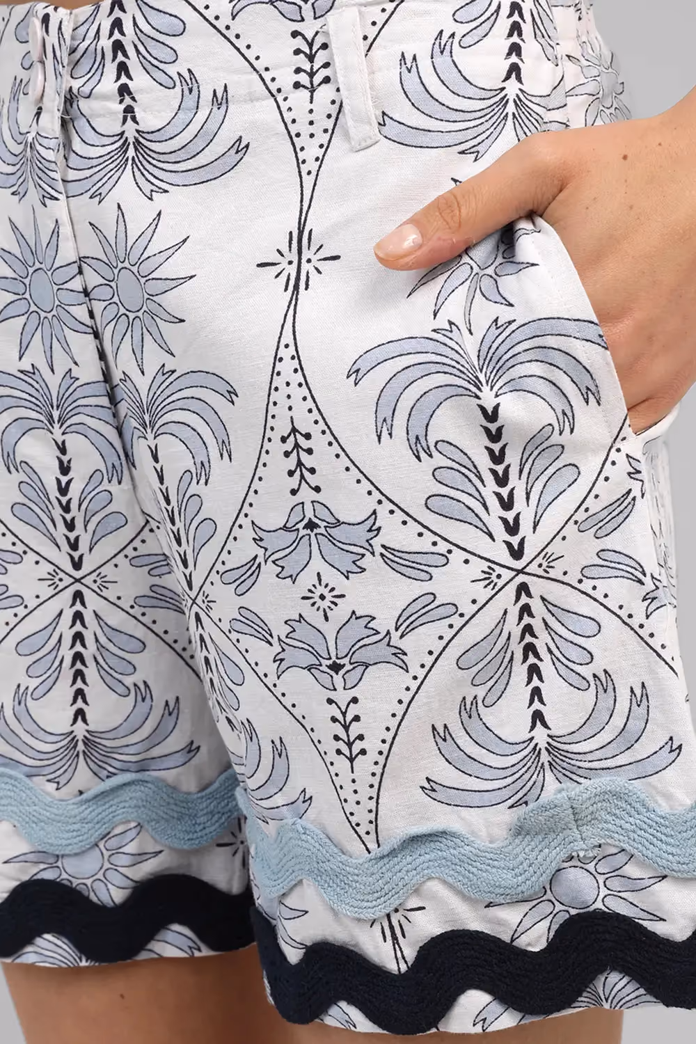 Riliane Shorts - Ecru/Sky