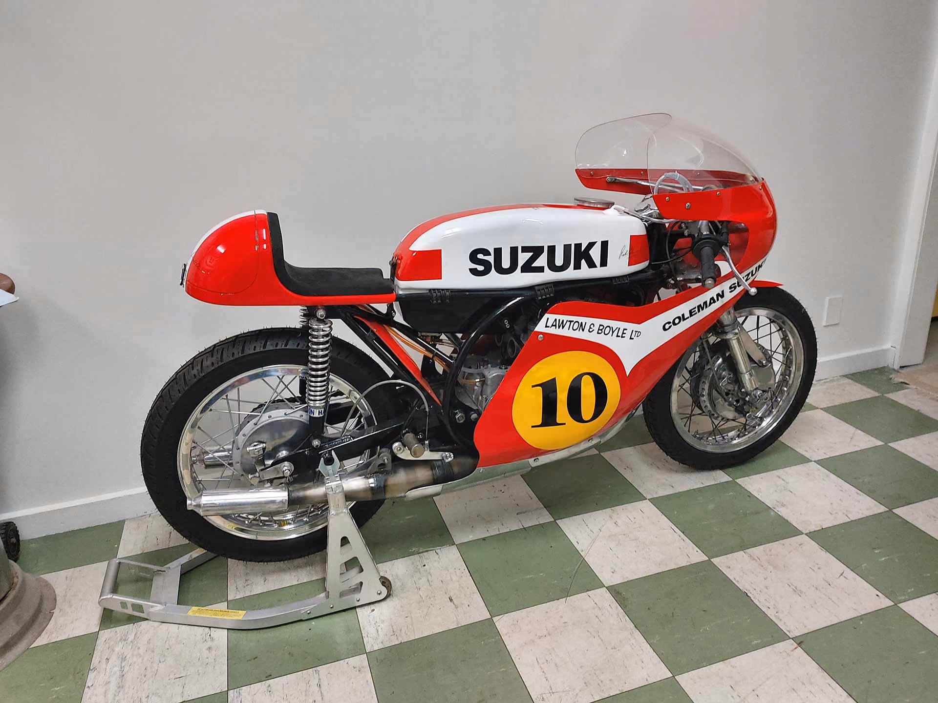 Steve Roberts restored Suzuki