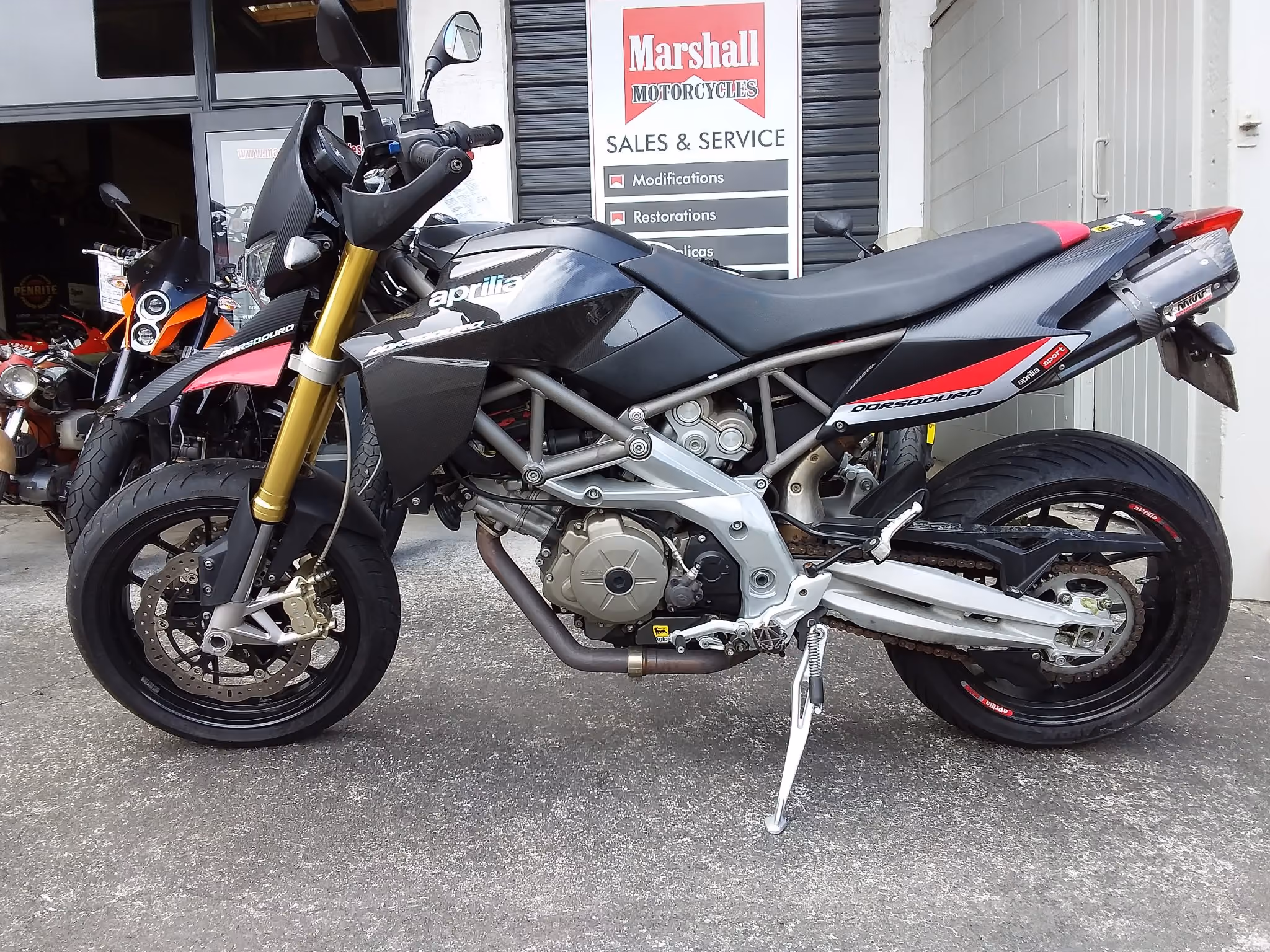 Aprilia Dorsoduro 2013