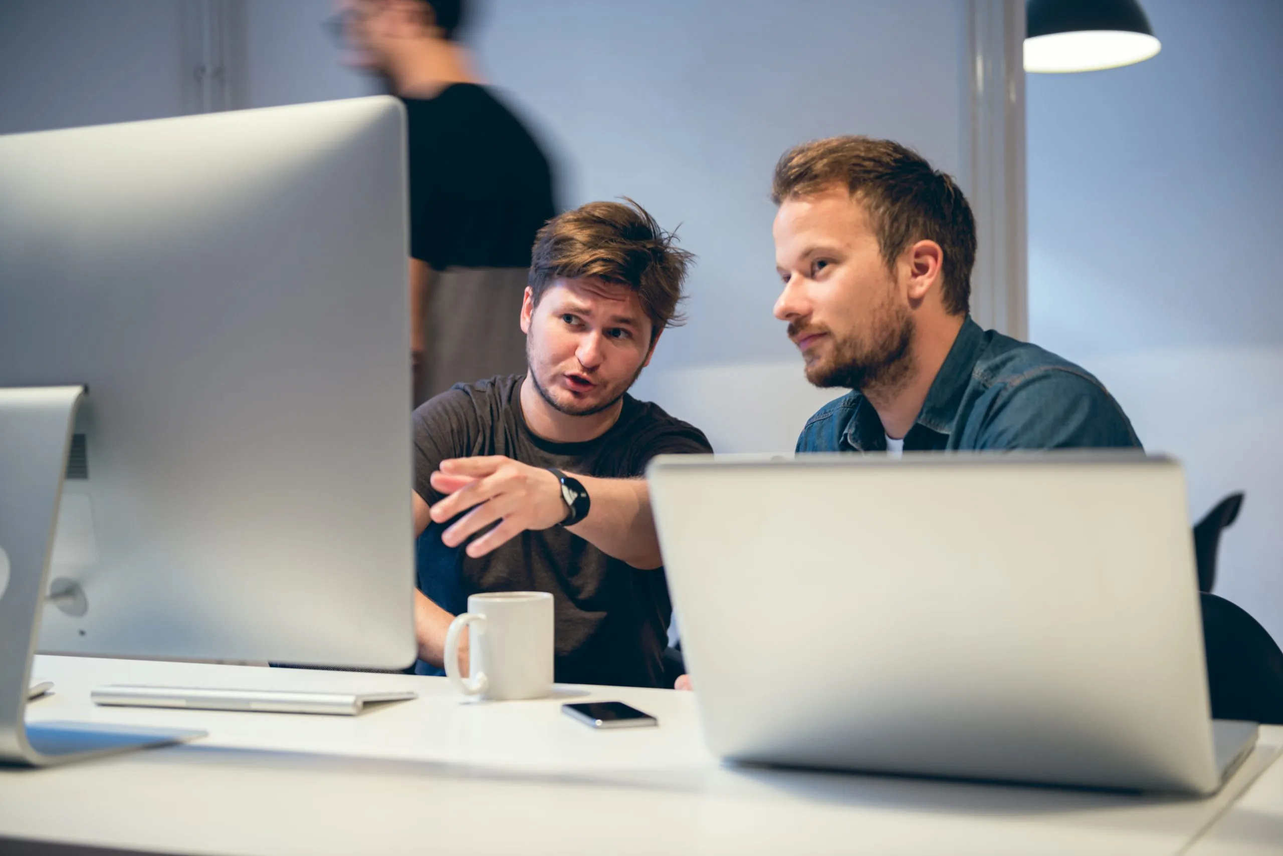 Collega's overleggen