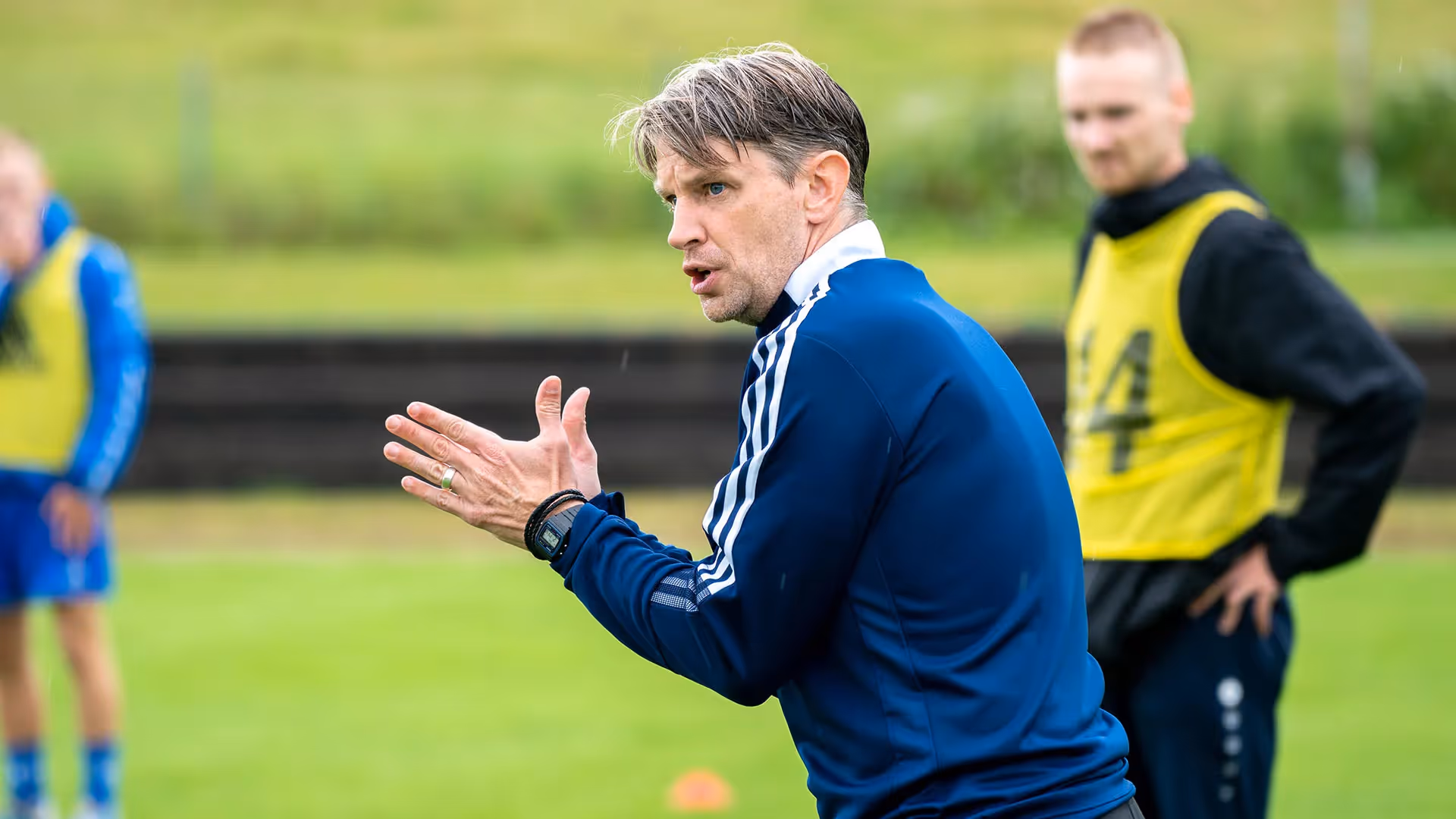 Football association digitizes training planning and administration of its teams and locations.