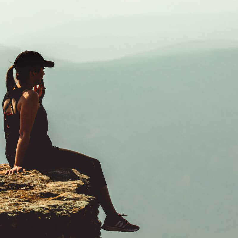 Frau Zyklus Beruf Alltag Arbeit Berg Menstruation 