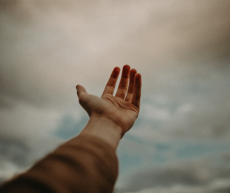 Offene Hand als Symbol für Vergebung, Loslassen, Versöhnung, Mitgefühl und persönliche Freiheit.
