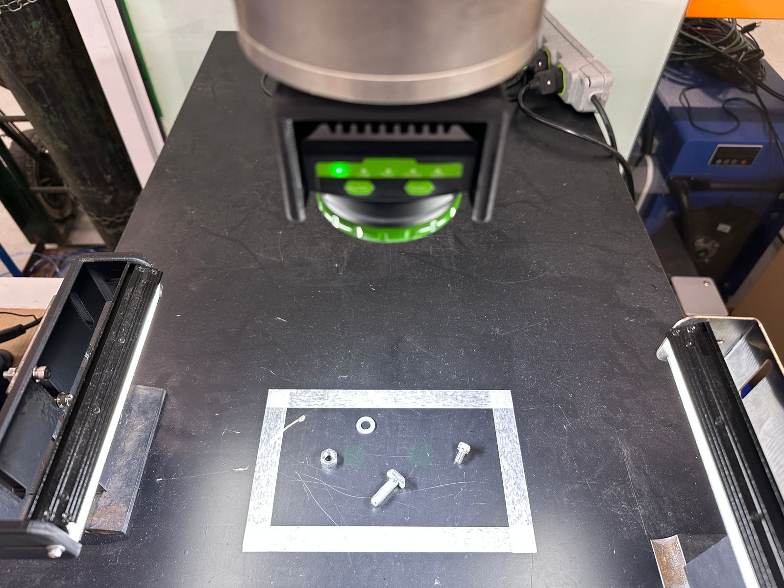 Sistema de visão preparado para análise e identificação de peças.