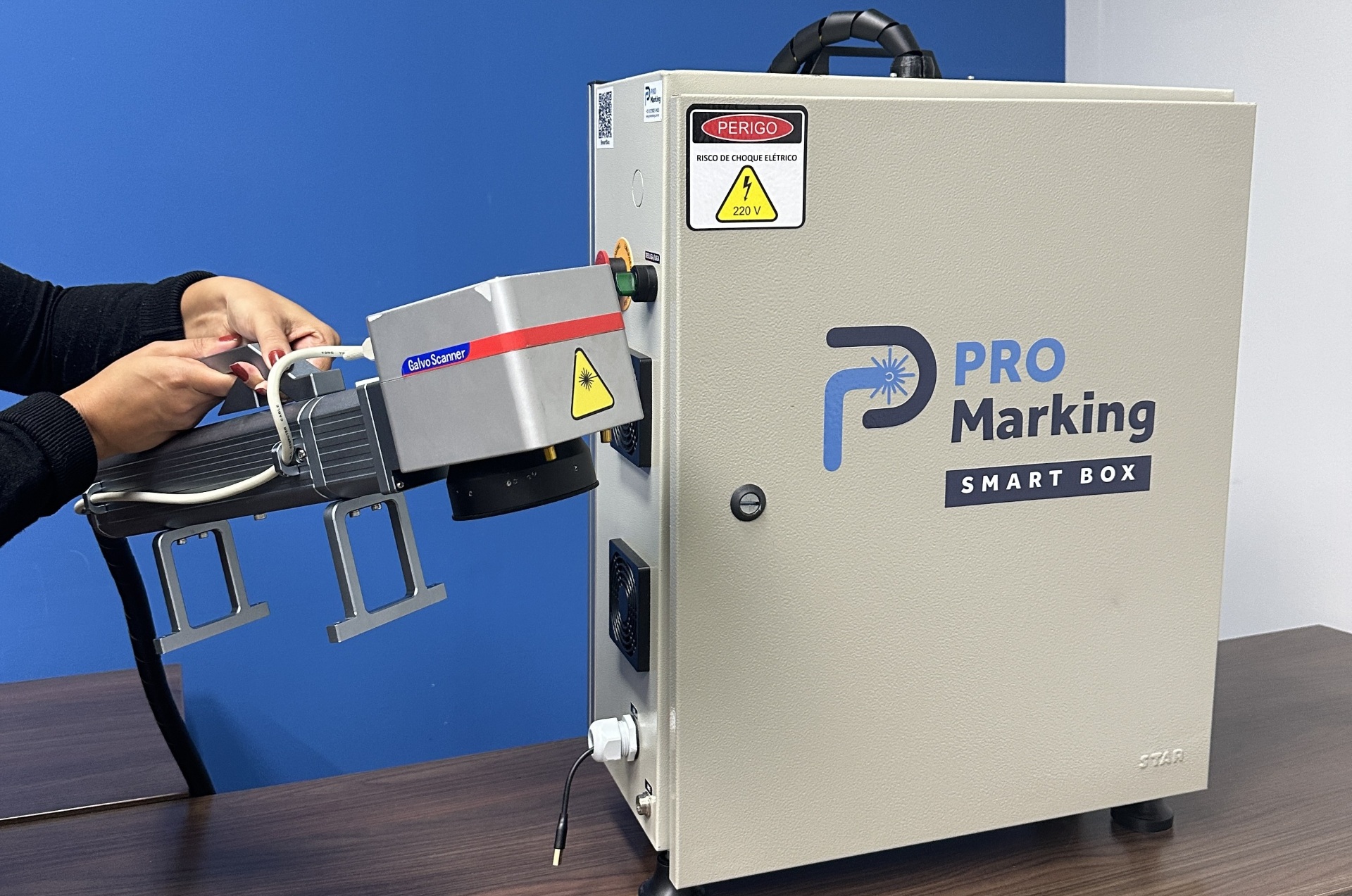 SmartBox Portátil, nossa máquina de gravação portátil a laser.