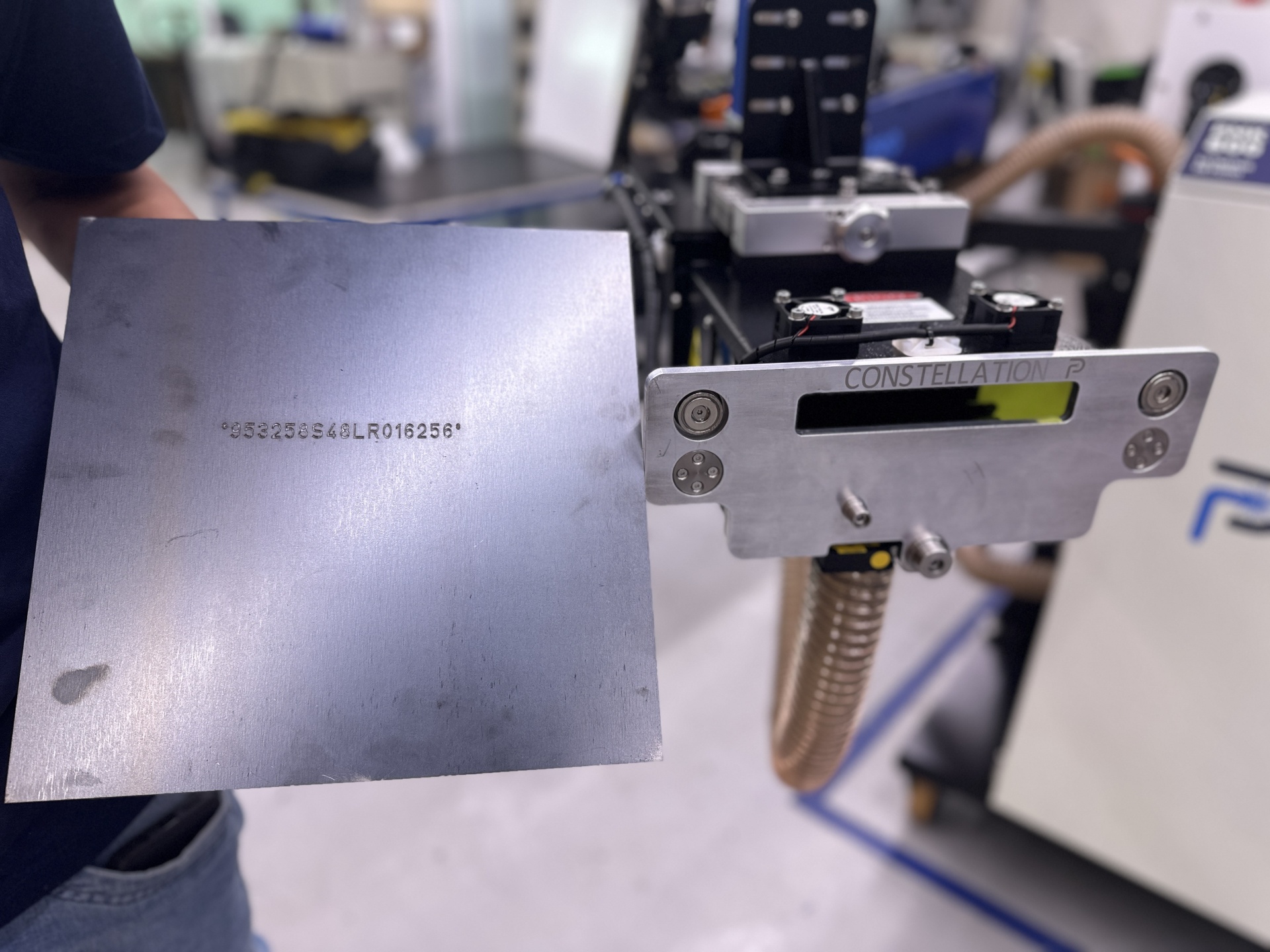 Teste de gravação feito em metal.