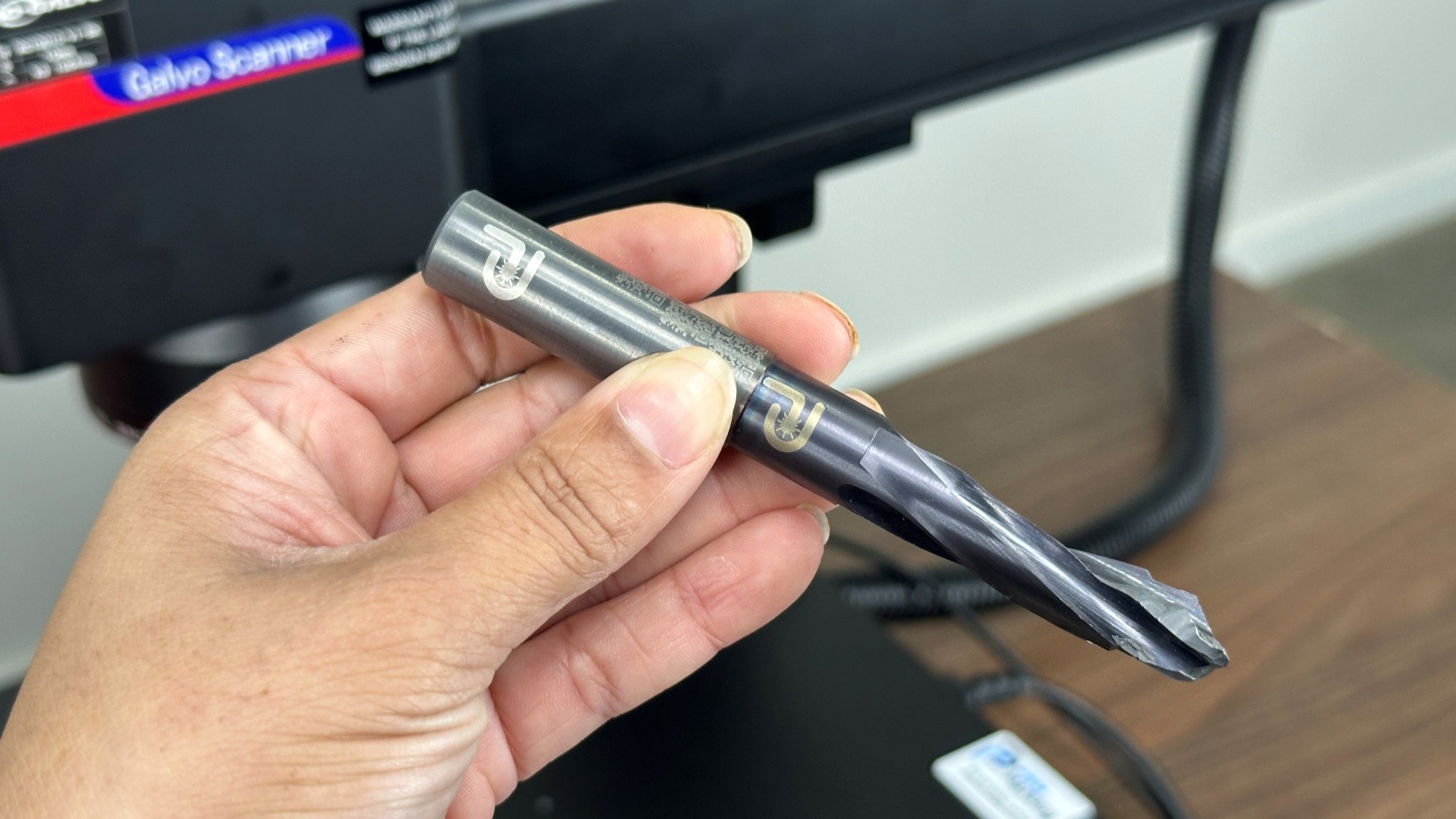 Broca de metal ultraduro gravada a laser tipo fibra.