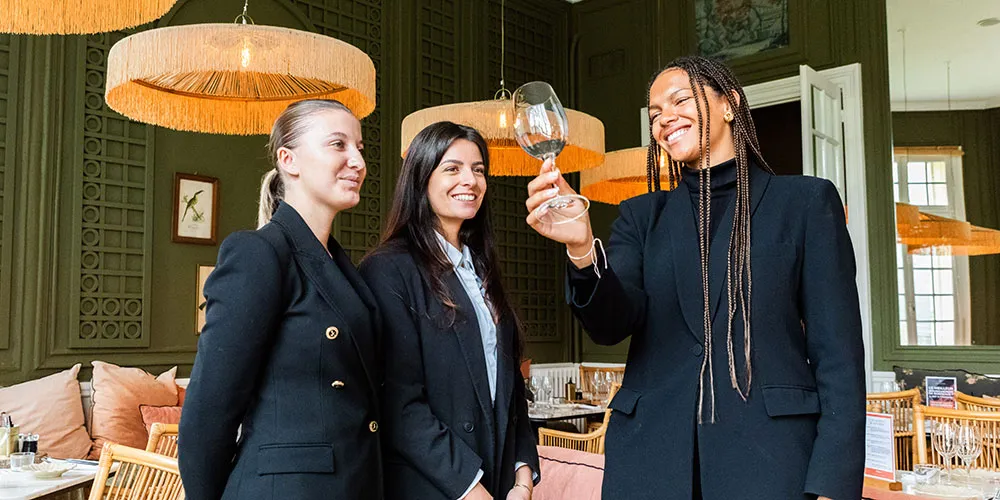 Comment choisir la meilleure école de management en hôtellerie restauration ?
