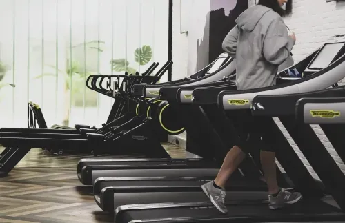 a women on treadmill
