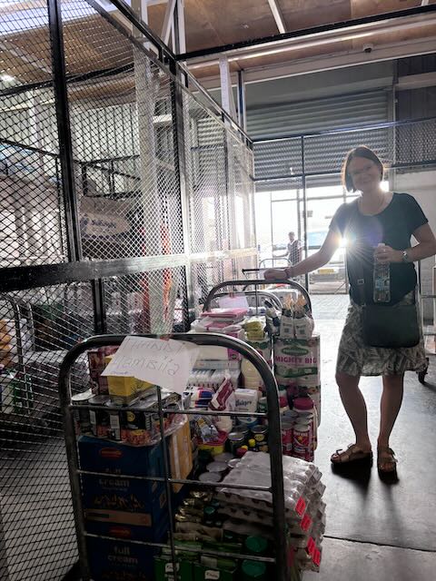 Einkaufen und nach Otjiyarwa bringen